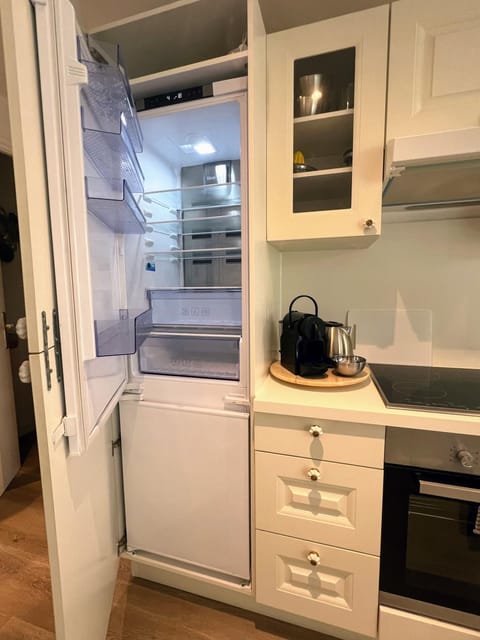 Kitchen or kitchenette, dishwasher, pet friendly, stove