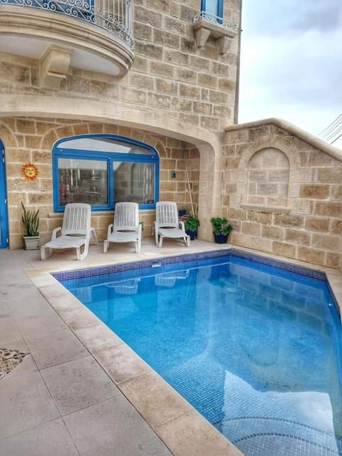 Balcony/Terrace, Pool view, Swimming pool