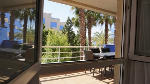 Balcony/Terrace, Garden view