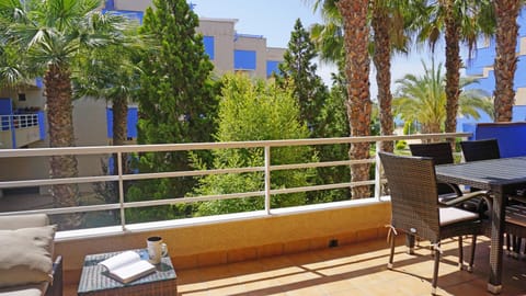 View (from property/room), Balcony/Terrace, Garden view