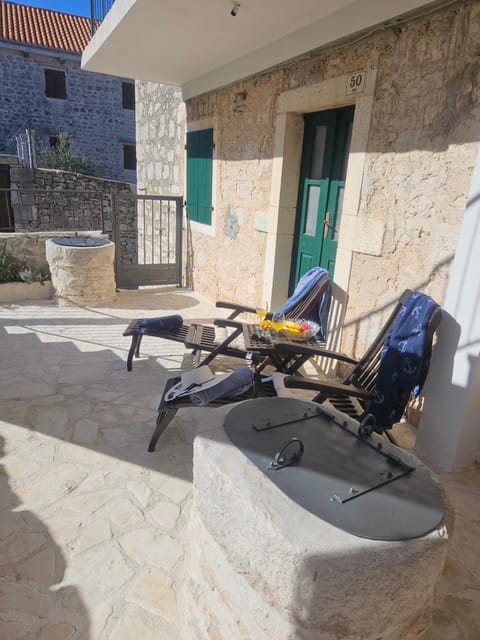 Apartman Meli in village Brusje Apartment in Hvar