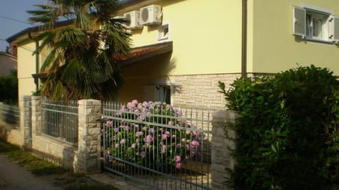 Garden, Area and facilities