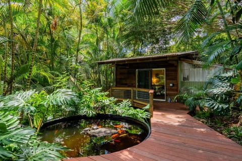 PonoMana Oasis's - Koi Cottage Maison in Captain Cook