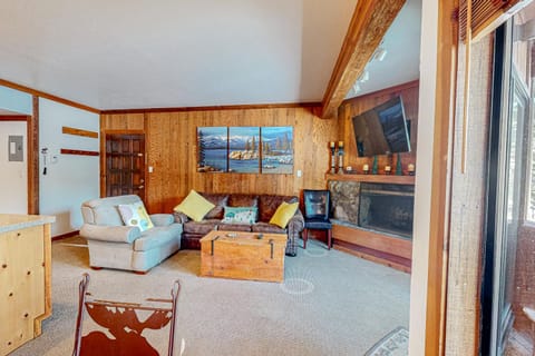 Mountain Time Escape Haus in Palisades Tahoe (Olympic Valley)
