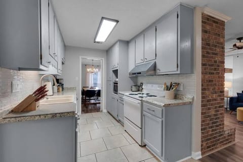 Kitchen or kitchenette, dishwasher, minibar, pet friendly, stove