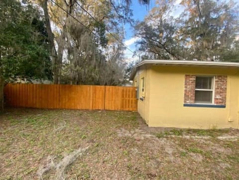 Peaceful renovated house centrally located House in Gainesville