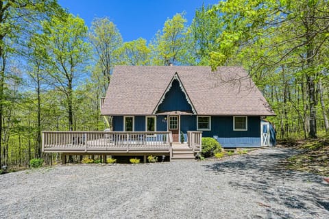 667 Summit Dr Chalet in Deep Creek Lake