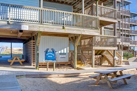 Happy Place Apartment in Outer Banks