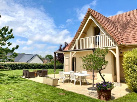 Property building, Garden, Garden view