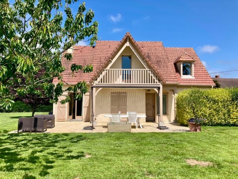 Property building, Garden, Garden view