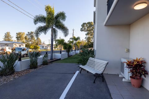 Garden view, Quiet street view