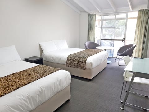 Bed, Seating area, Bedroom