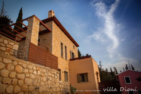 Villa Dioni Chalet in Agios Nikitas