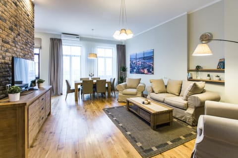 Riga Lux Apartments - Ernesta, Free parking Apartahotel in Riga
