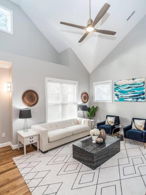 Pineland Circle House Maison in Raleigh