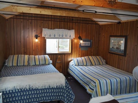 Sleeping Bear Riverside Cabins - Cabin #1 Haus in Honor