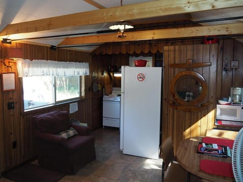 Sleeping Bear Riverside Cabins - Cabin #1 House in Honor