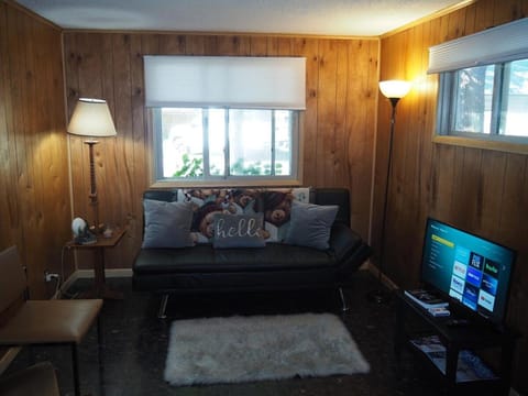 Sleeping Bear Riverside Cabins - Cabin #5 Casa in Honor