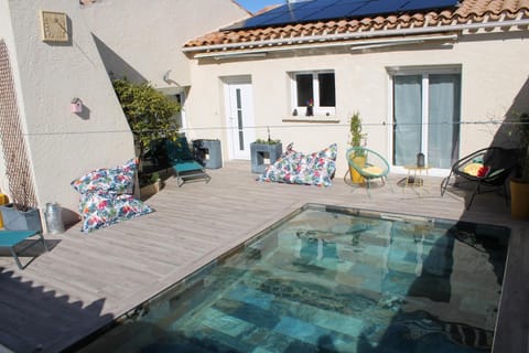 Patio, Day, Pool view, Swimming pool, sunbed