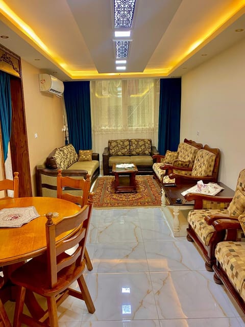 Comfort Sea view serviced apartment near montaza palace and Easy access to all Sites è AC ,WIFI, Security Apartment in Alexandria