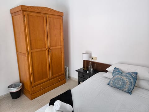 Acogedoras Habitaciones Privadas zona Costera Wifi Bed and Breakfast in Morro Jable