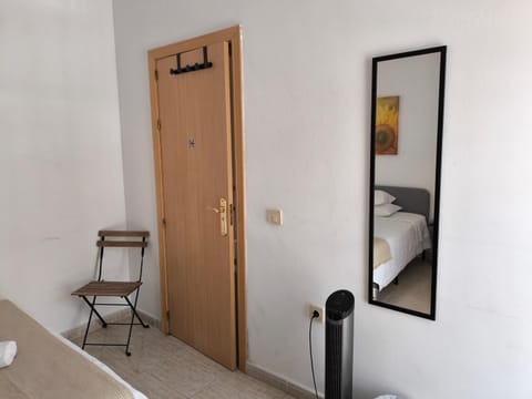 Acogedoras Habitaciones Privadas zona Costera Wifi Bed and Breakfast in Morro Jable