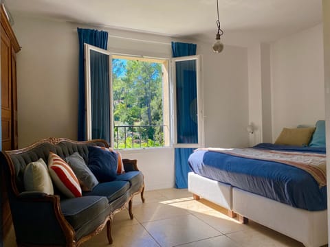 Piscine chauffée, tennis, Mas provençal contemporain Villa in Lorgues