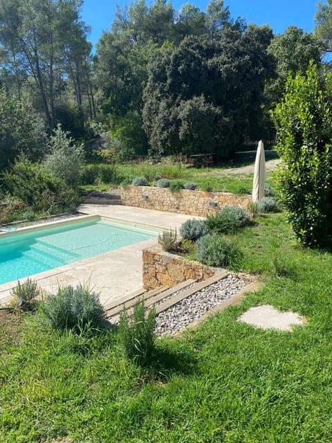 Piscine chauffée, tennis, Mas provençal contemporain Villa in Lorgues