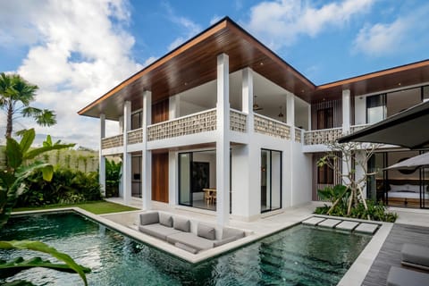 Property building, Day, View (from property/room), Balcony/Terrace, Seating area, Pool view, Swimming pool, internet, sunbed