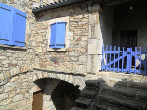 La Manchote Maison in Berrias-et-Casteljau