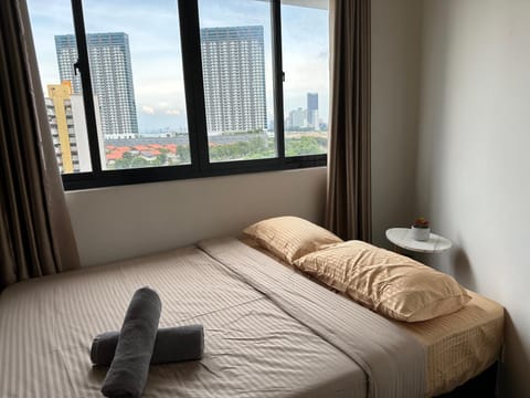 Bed, View (from property/room), View (from property/room), Bedroom, City view, City view, wardrobe