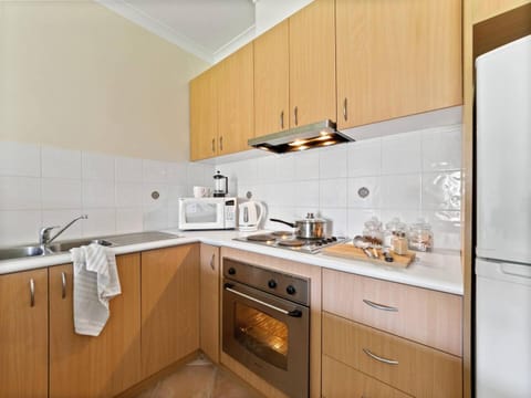 microwave, oven, kitchen