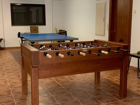 Billiard, Game Room