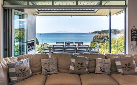 View (from property/room), Balcony/Terrace, Living room, Seating area, Sea view