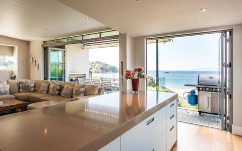 Kitchen or kitchenette, Living room, Seating area, Sea view