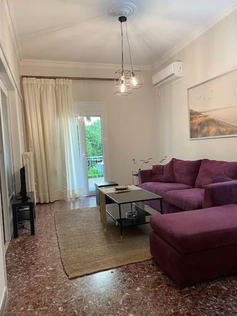Διαμέρισμα με Κήπο στο Κέντρο της Χαλκίδας Apartment in Euboea