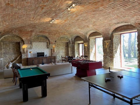 Billiard, Game Room, Seating area