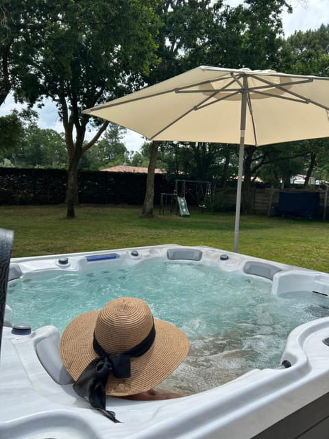 Garden, Hot Tub, Garden view