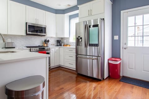 A Homestay in One of DC's Best Neighborhoods 4-Bedroom Petworth Townhome House in District of Columbia