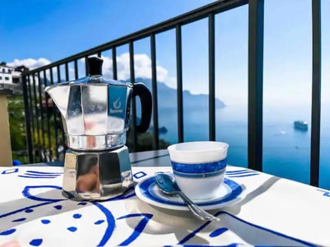 Natural landscape, Coffee/tea facilities, Balcony/Terrace, Sea view