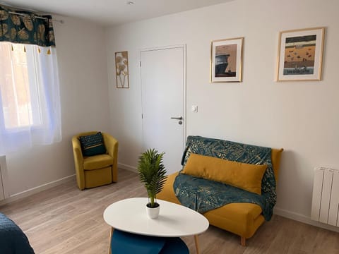 Studio cosy avec terrasse, proche Chantiers et Airbus Apartment in Saint-Nazaire