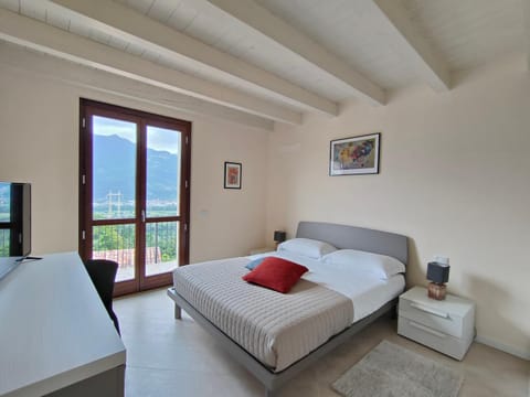 IseoLakeRental - Casa Cuneo Casa in Lovere