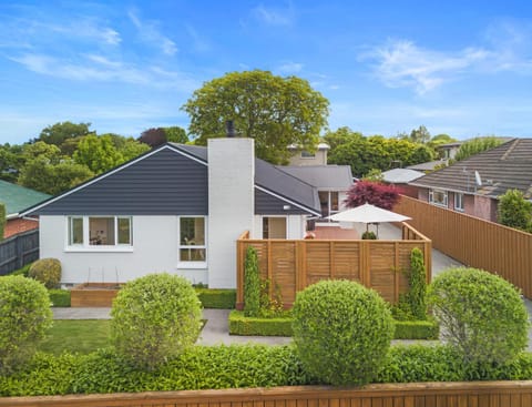 Property building, Spring, Day, Garden, Garden view