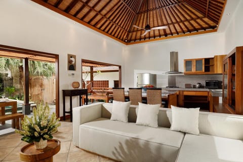 Kitchen or kitchenette, Living room, Dining area, minibar