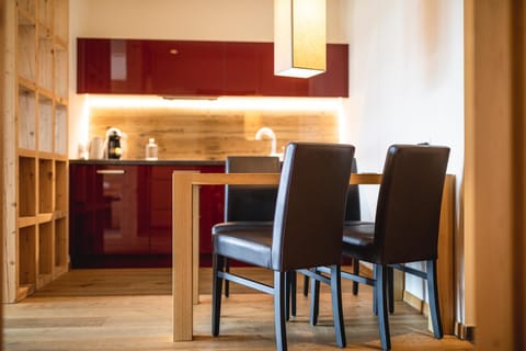 Dining area, kitchen