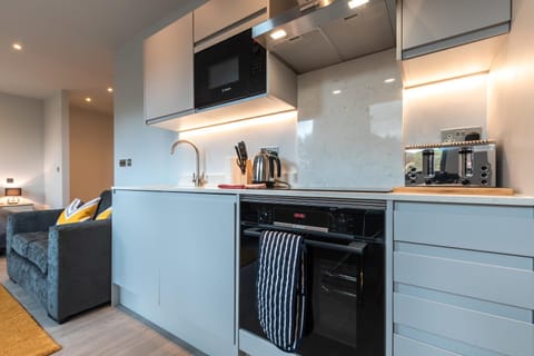 Apartment Thirty One Staines Upon Thames - Free Parking - Heathrow - Thorpe Park Maison in Staines-upon-Thames
