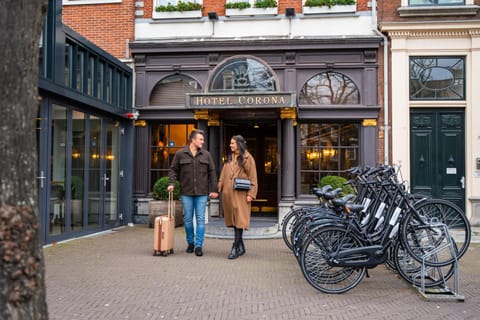 Facade/entrance, Cycling