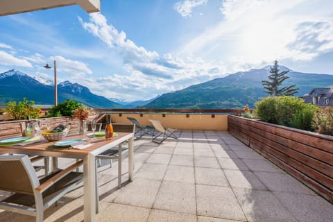 Patio, Natural landscape, View (from property/room), Balcony/Terrace, Balcony/Terrace, Mountain view