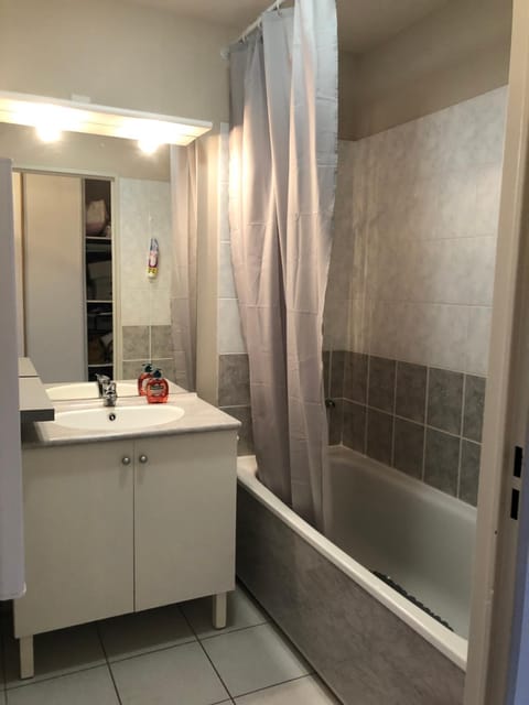 Bathroom, Bath