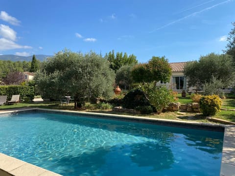 Property building, Garden, Swimming pool